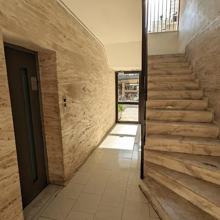 Mini Mansion Apartment *